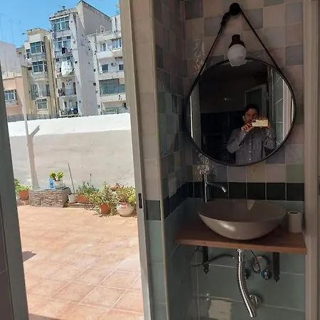 Characteristic Garibaldi