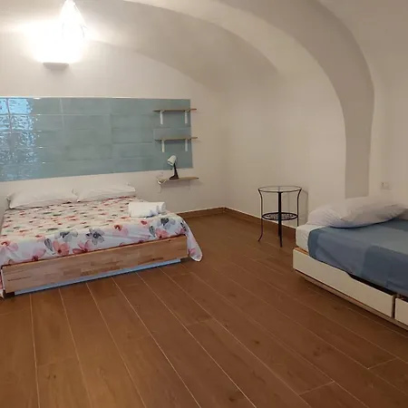 Characteristic Garibaldi * Bari