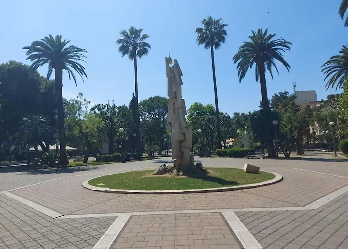 Characteristic Garibaldi *