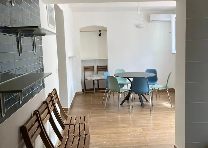 Characteristic Garibaldi דירה *